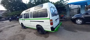 Toyota HiAce 2002