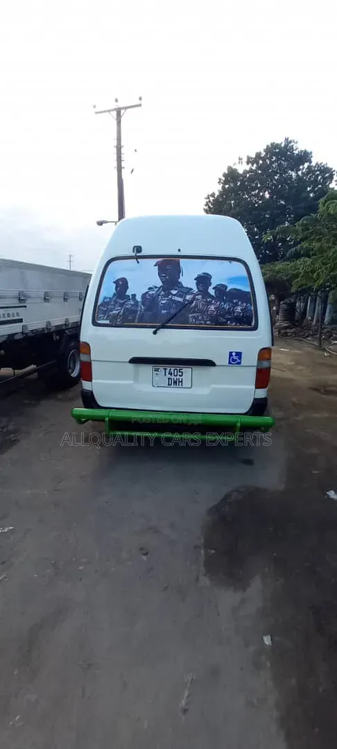 Toyota HiAce 2002