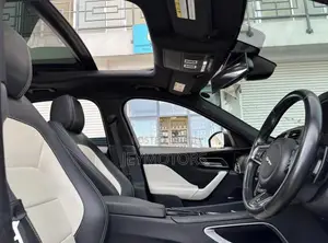 Jaguar F-Pace 2017 Silver