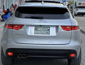 Jaguar F-Pace 2017 Silver