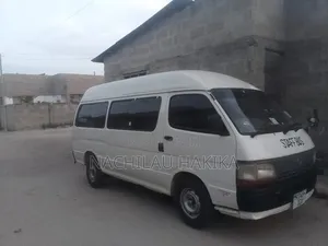 Toyota HiAce 2001 White