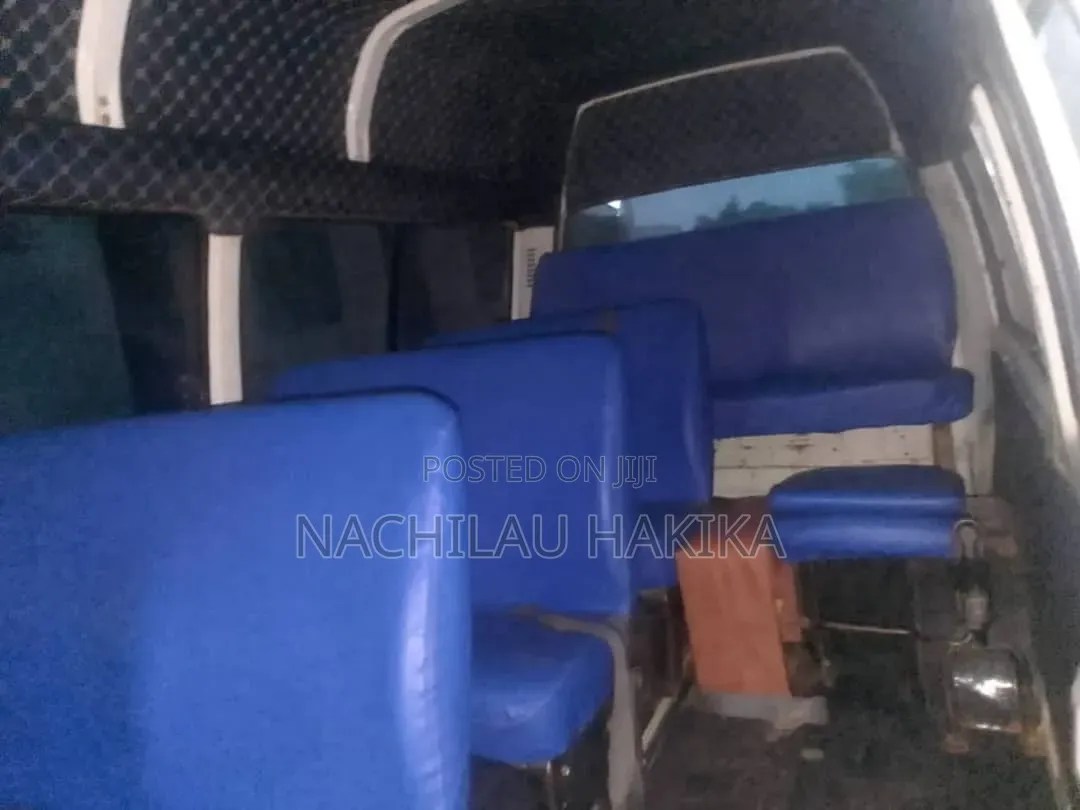 Toyota HiAce 2001 White