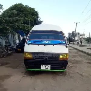 Toyota HiAce 2002
