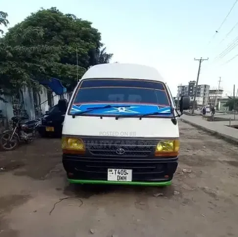 Toyota HiAce 2002