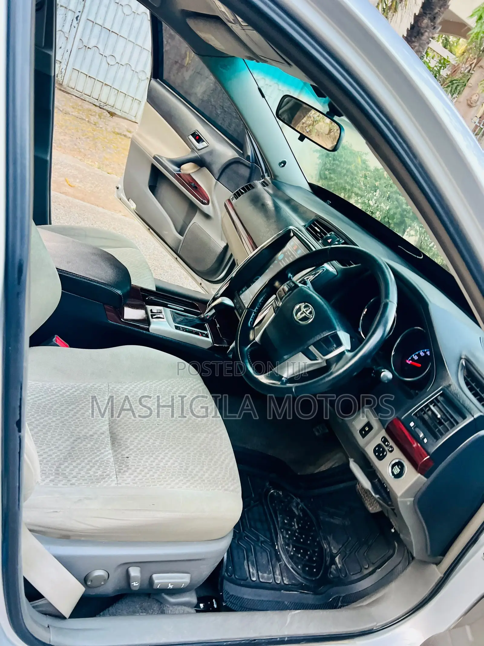 Toyota Mark X 2010 Silver