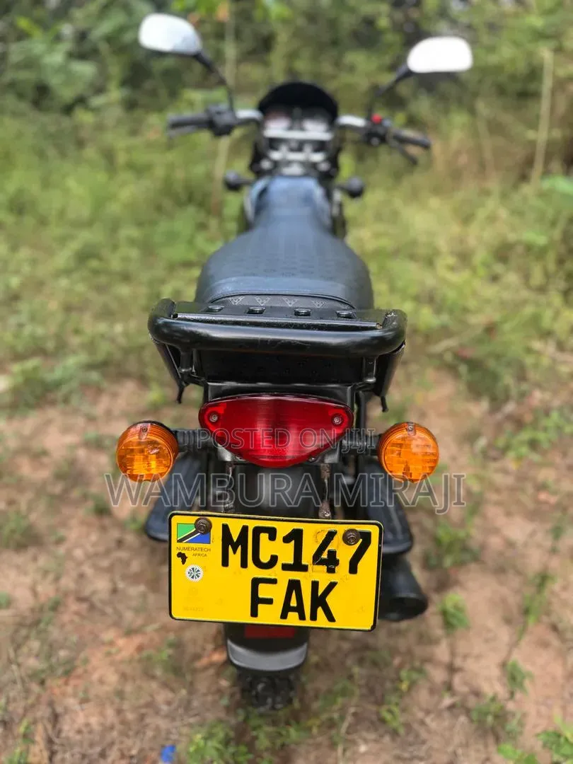 Bajaj Boxer 125 2025