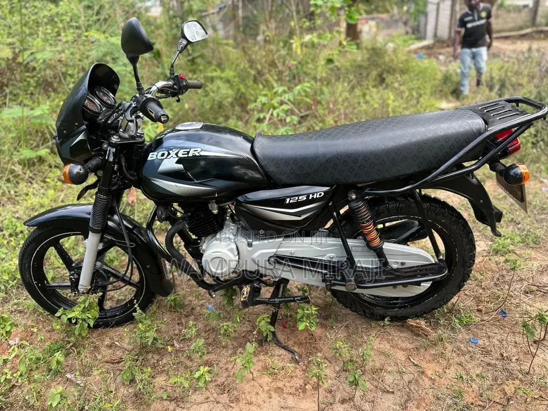 Bajaj Boxer 125 2025