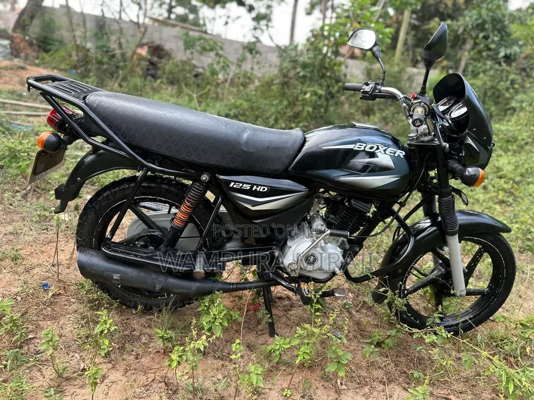 Bajaj Boxer 125 2025
