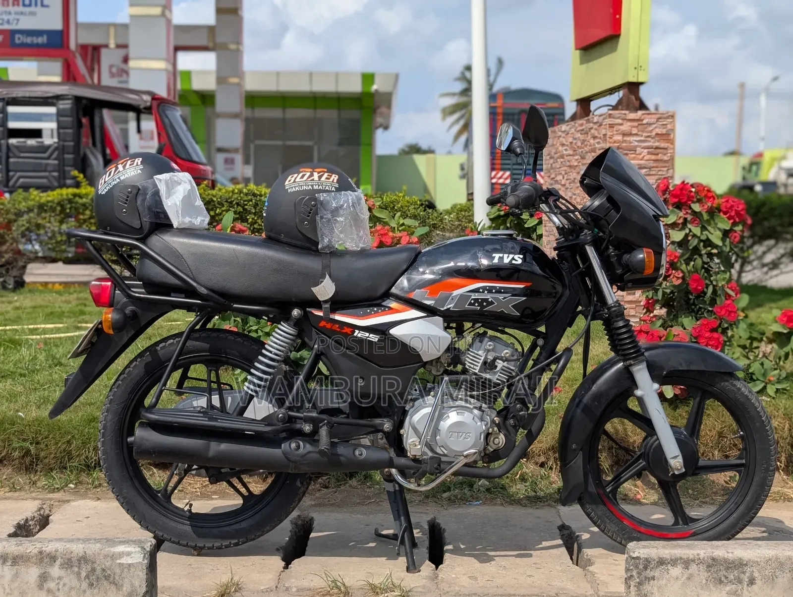 New TVS HLX 125 2026 Black