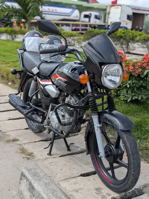 New TVS HLX 125 2026 Black