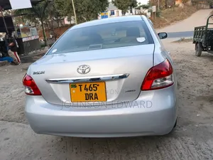 Toyota Belta 2006 Silver