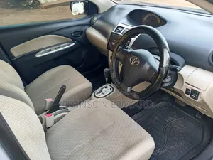 Toyota Belta 2006 Silver