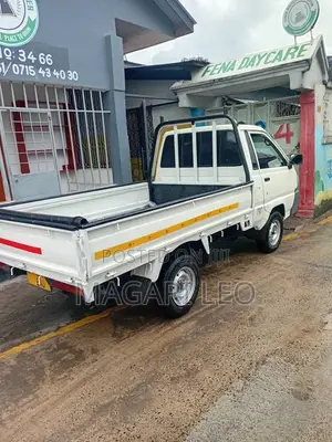 Toyoya Townace