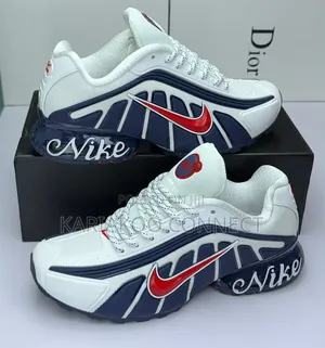 Amazing Signature Nike