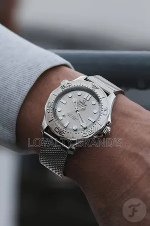Omega
James Bond
Quarts