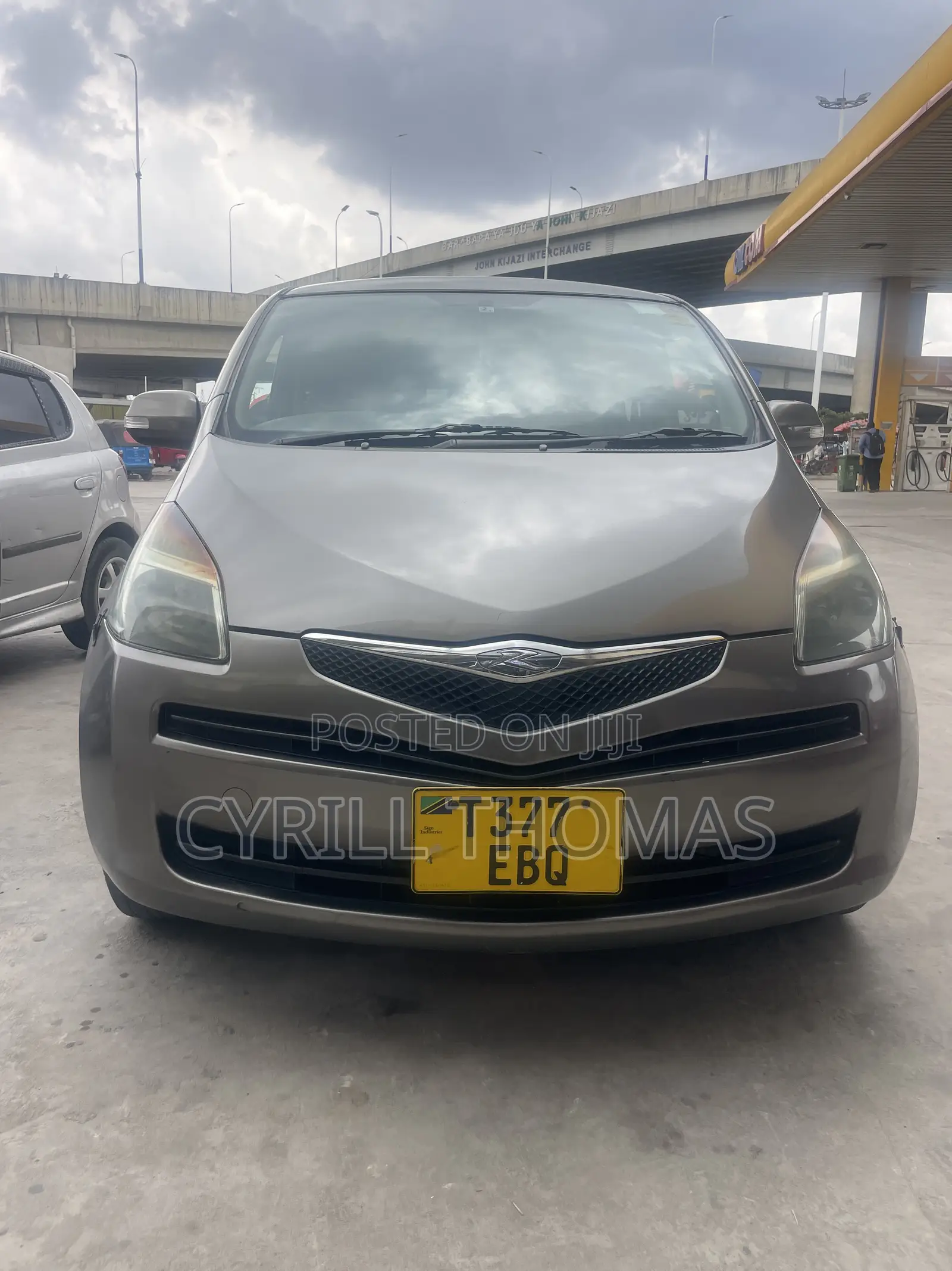 Toyota Ractis 2006 Gray