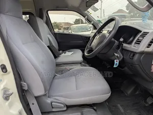 Toyota Quantum 2012