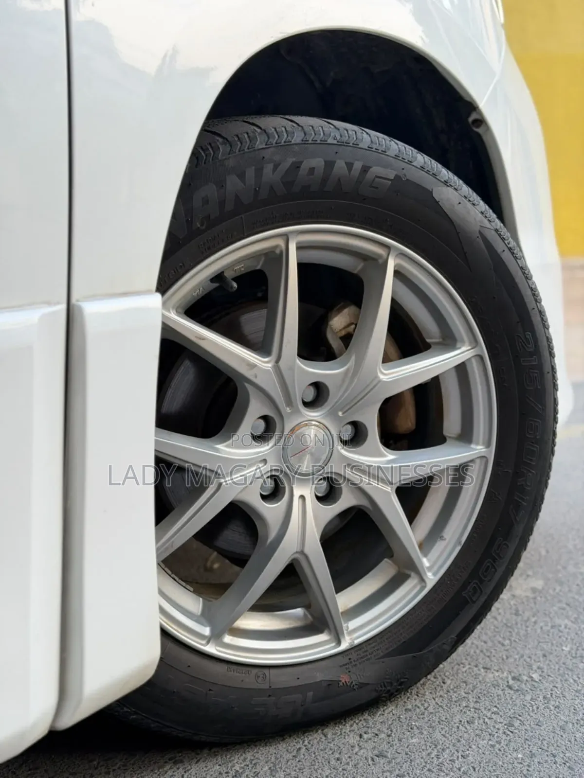 Toyota Vellfire V 2.4 4WD 7-Seater 2011 White