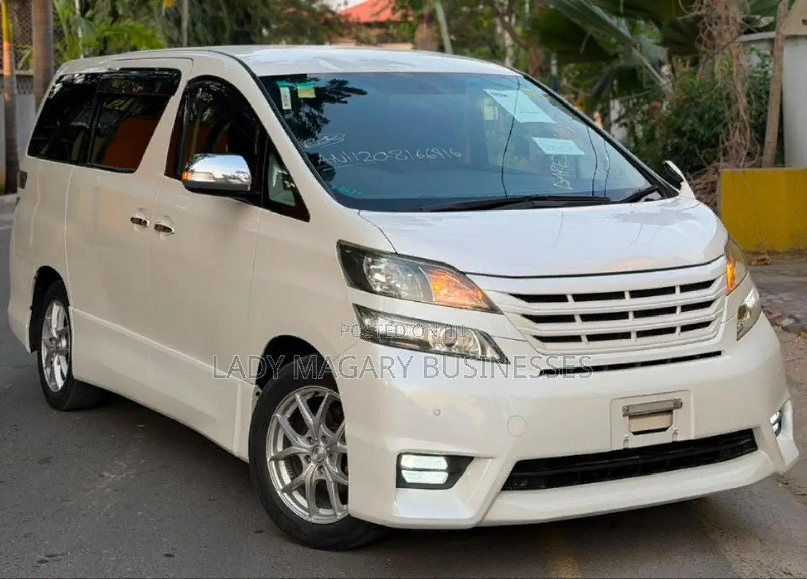 Toyota Vellfire V 2.4 4WD 7-Seater 2011 White