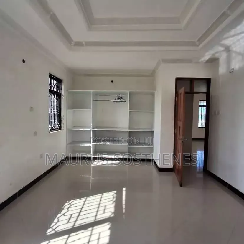 6bdrm House in Bahari Beach, Kunduchi for sale
