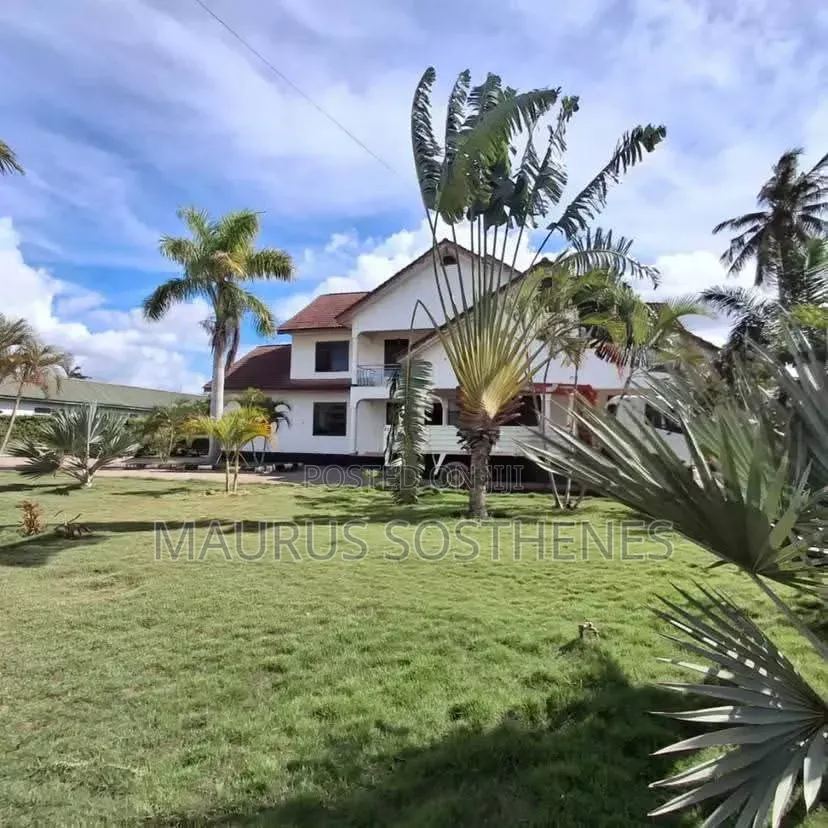 6bdrm House in Bahari Beach, Kunduchi for sale