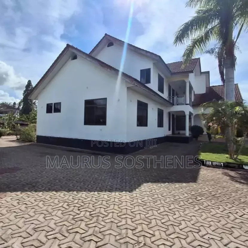 6bdrm House in Bahari Beach, Kunduchi for sale