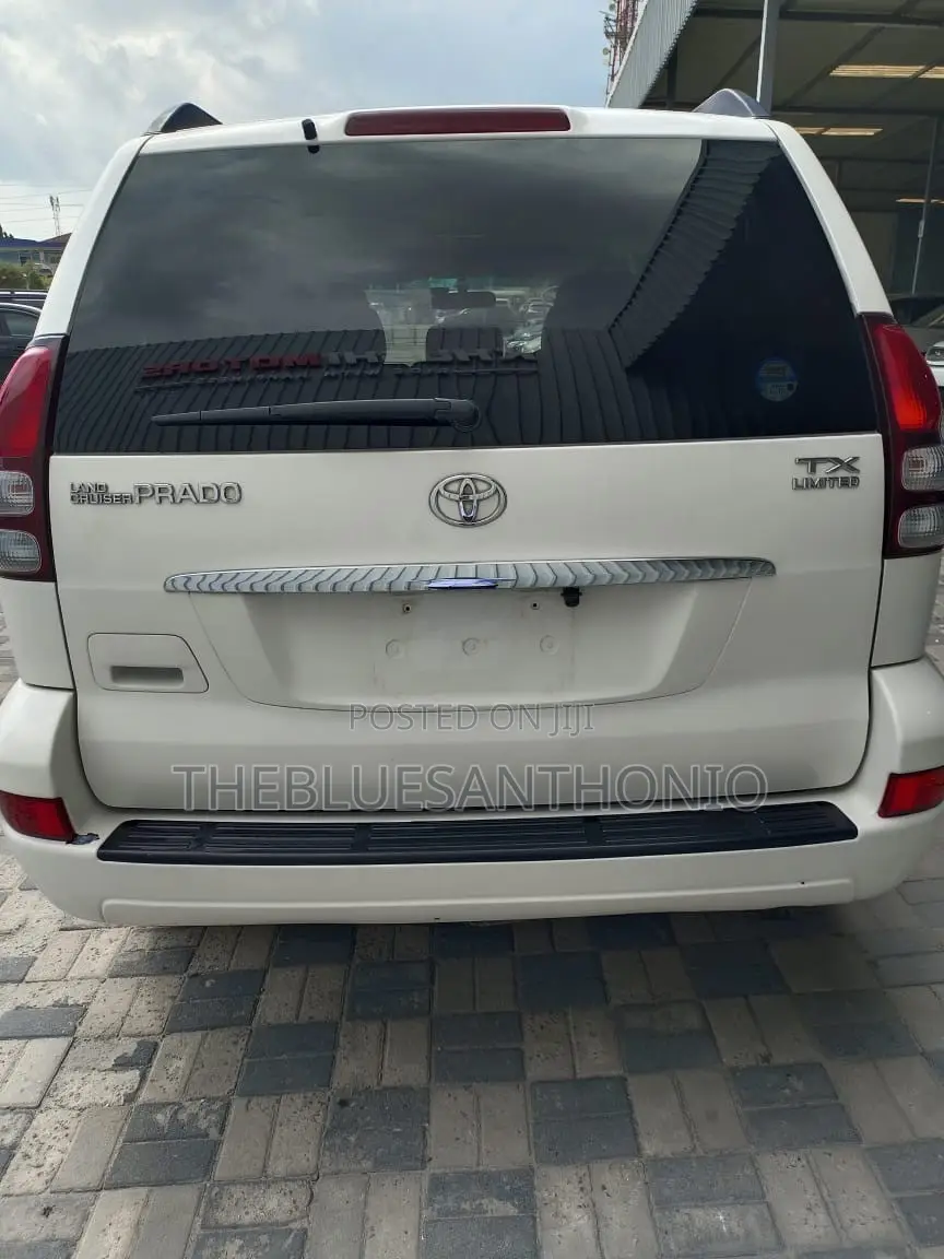 Toyota Land Cruiser Prado 2006 White