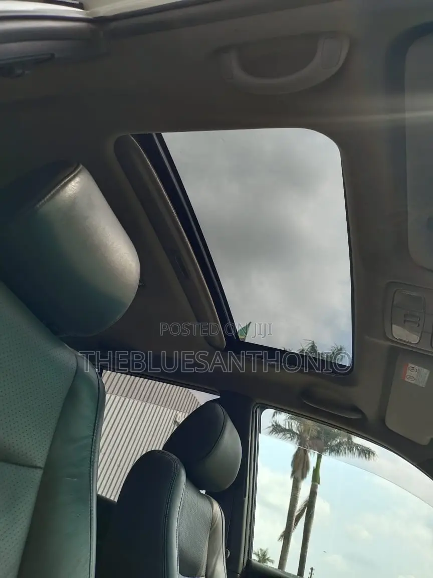 Toyota Land Cruiser Prado 2006 White