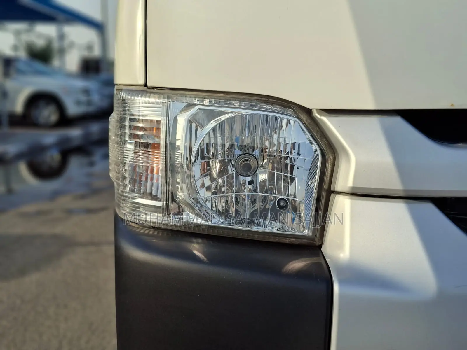 Toyota HiAce 2015 White