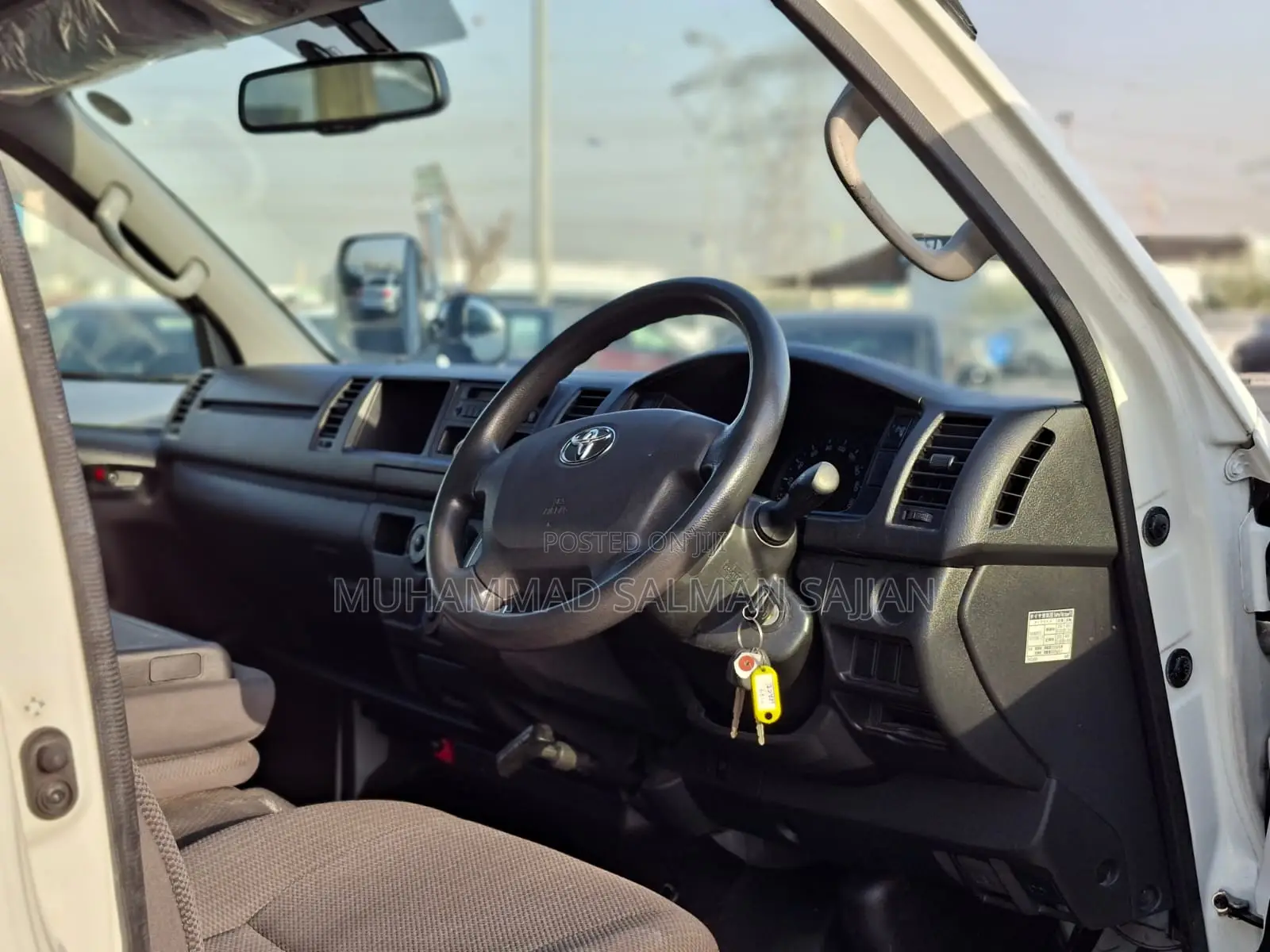 Toyota HiAce 2015 White