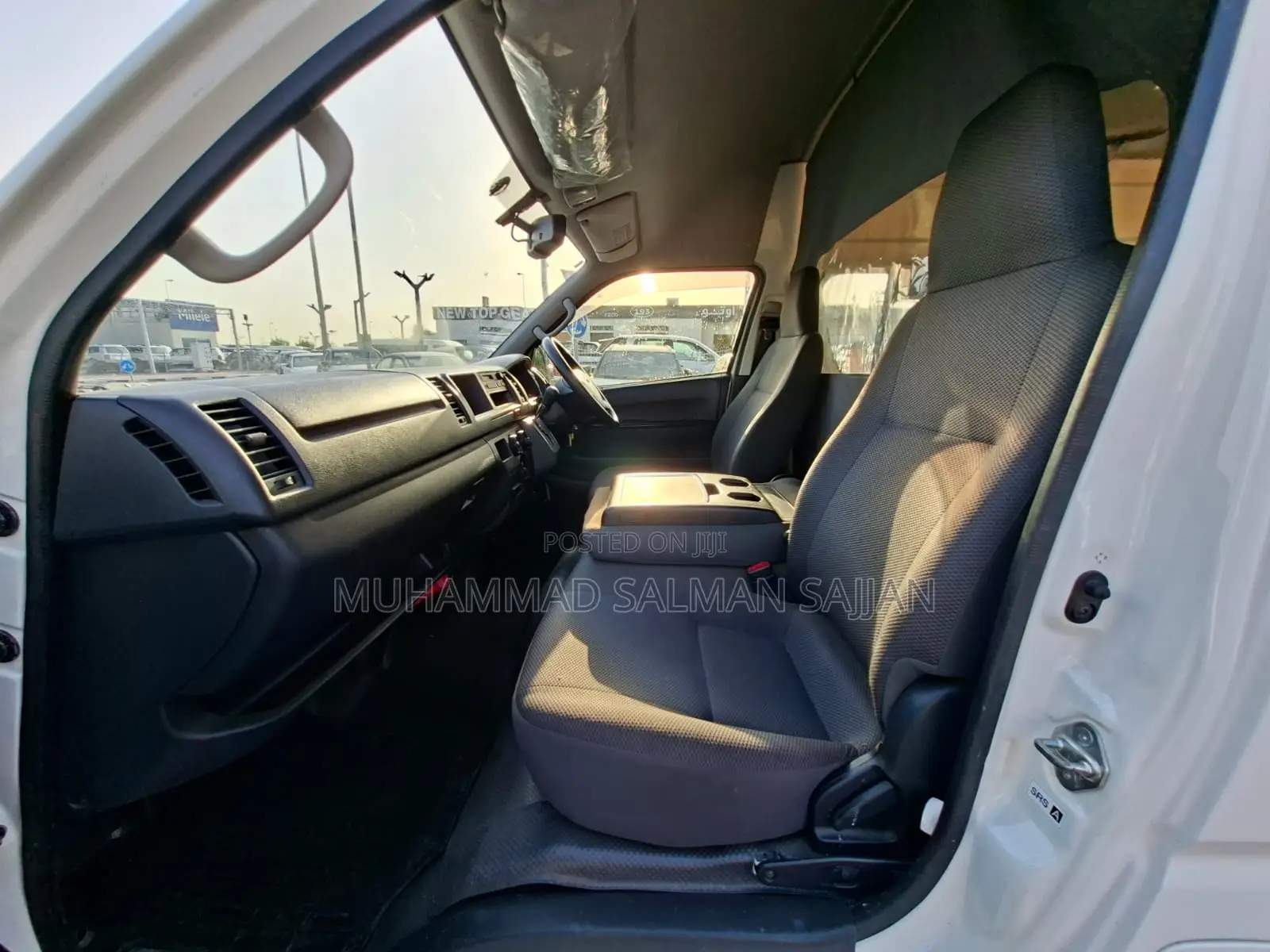 Toyota HiAce 2015 White