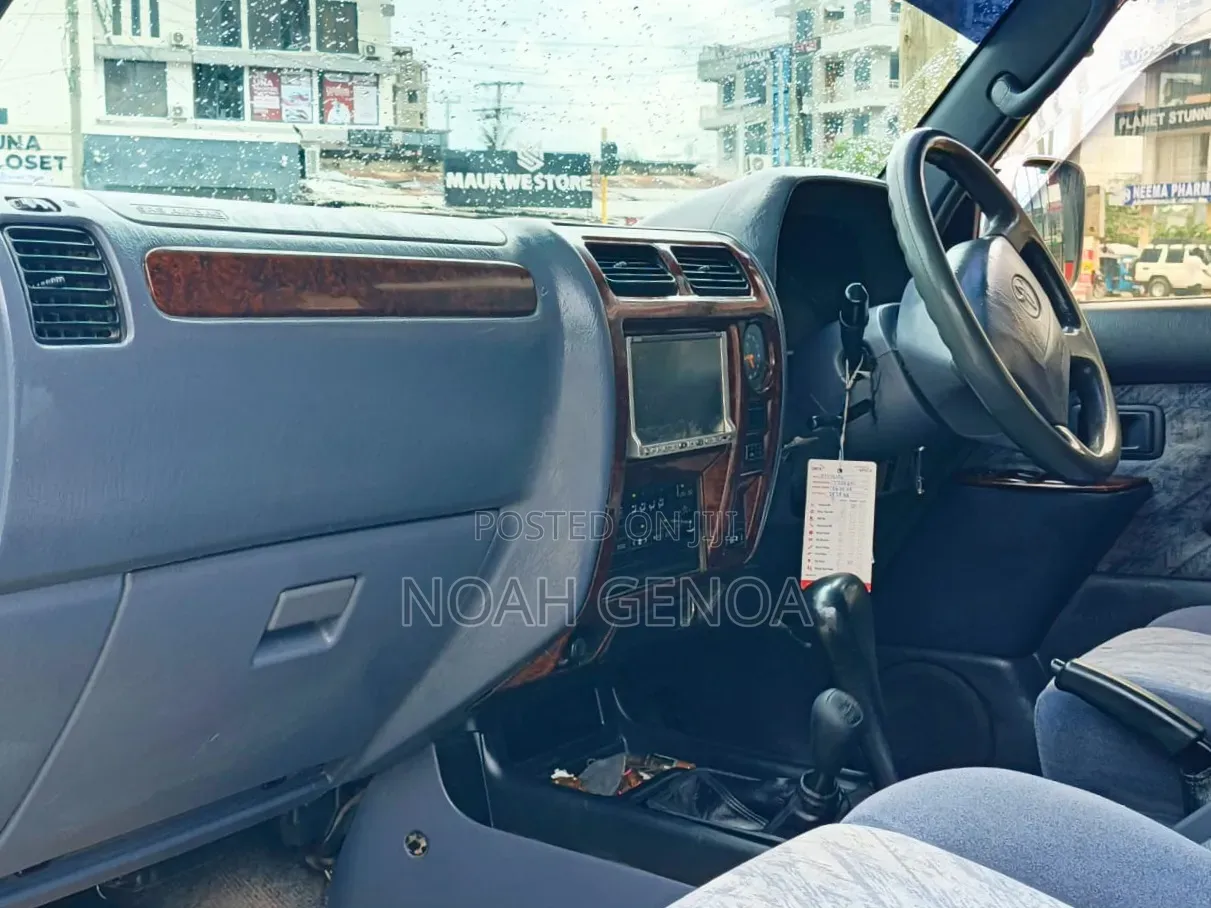 Toyota Land Cruiser Prado 2000 Silver