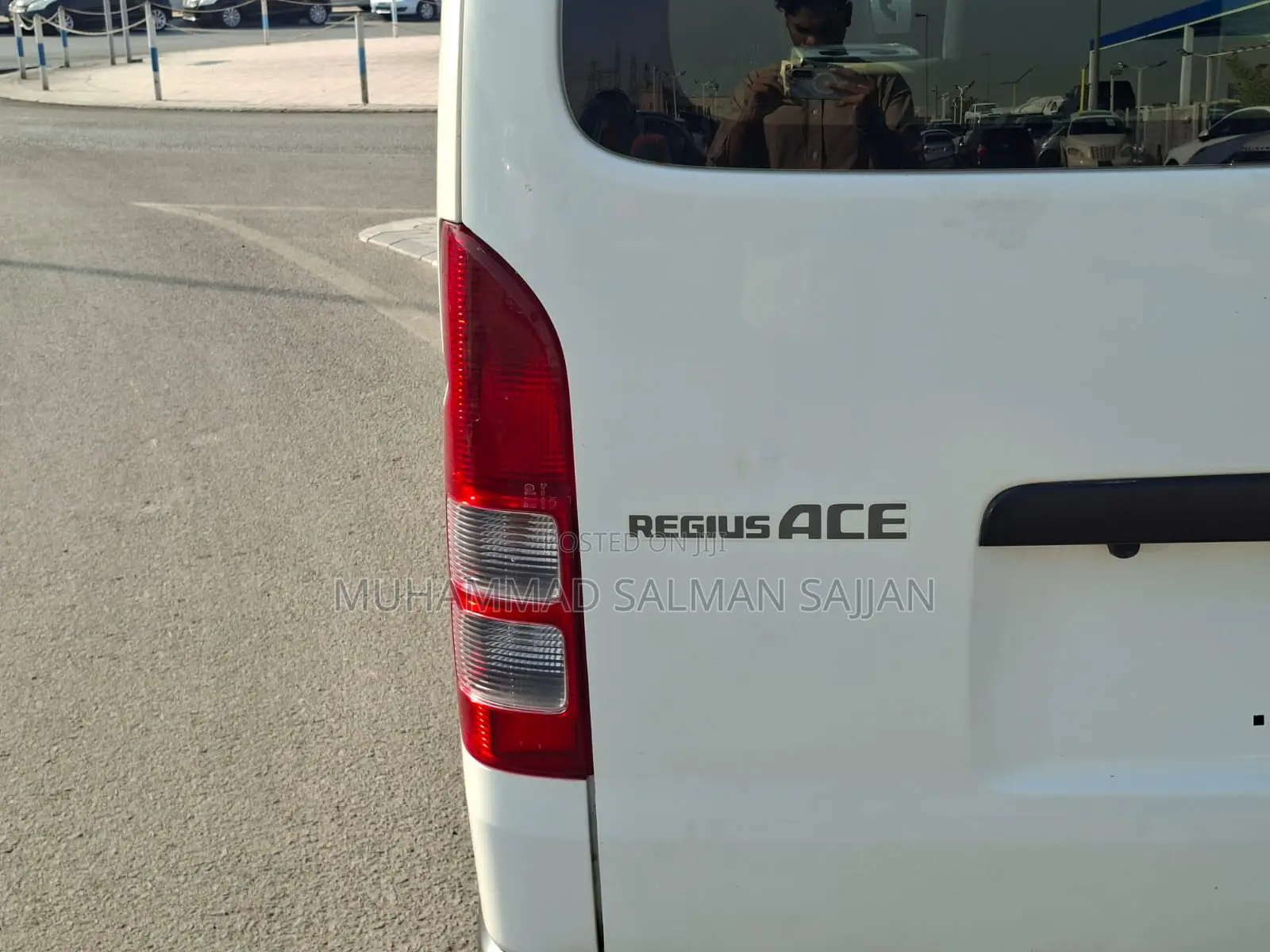 Toyota HiAce 2018 White