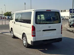 Toyota HiAce 2018 White