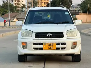 Toyota RAV4 Automatic 2003 White