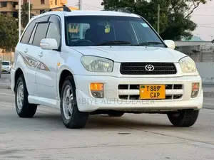 Toyota RAV4 Automatic 2003 White