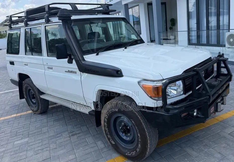 Toyota Land Cruiser 2020 White
