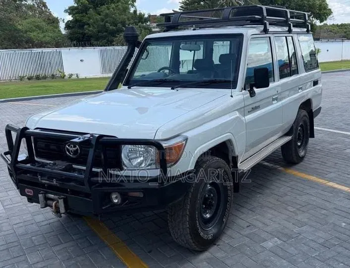 Toyota Land Cruiser 2020 White