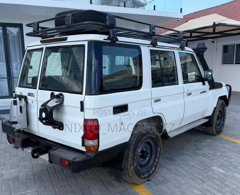 Toyota Land Cruiser 2020 White