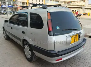 Toyota Carib 2000 Silver