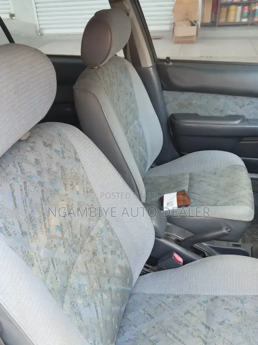 Toyota Carib 2000 Silver