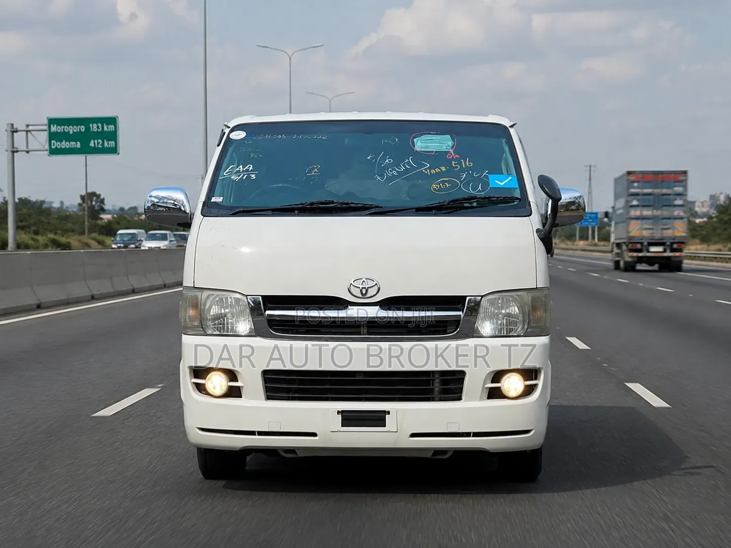 Toyota HiAce 2006 White