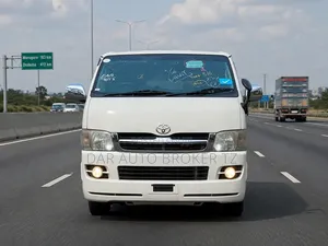 Toyota HiAce 2006 White