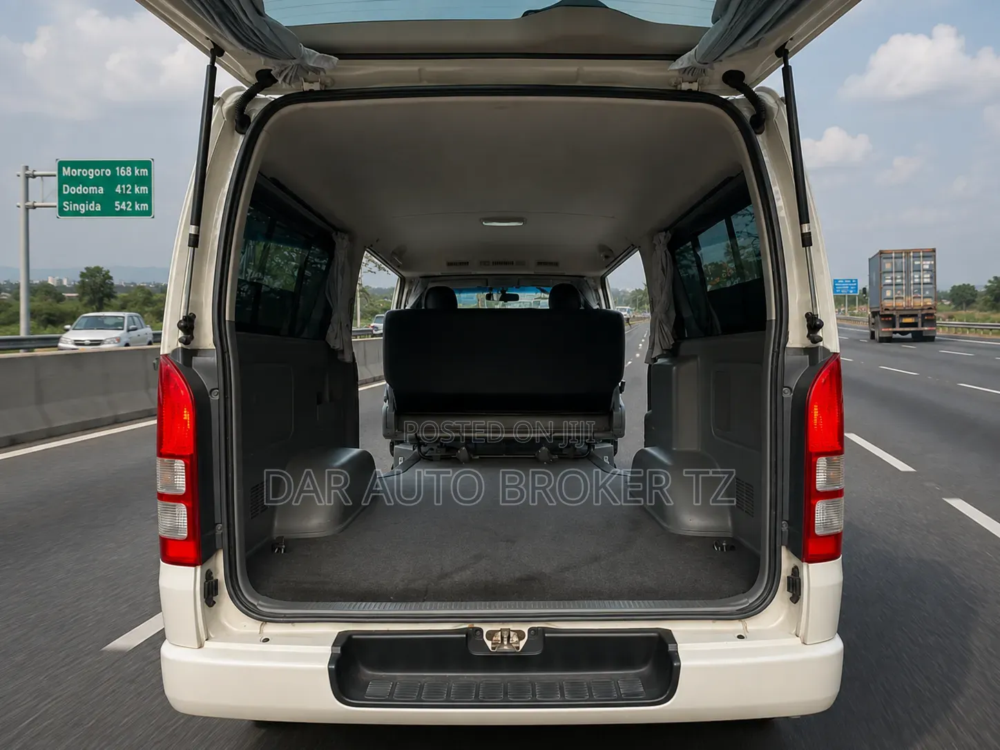 Toyota HiAce 2006 White
