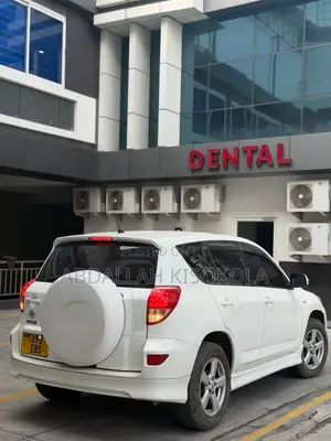 Toyota RAV4 2.4 2008 White
