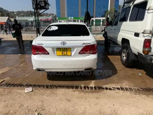 Toyota Crown 2010 White