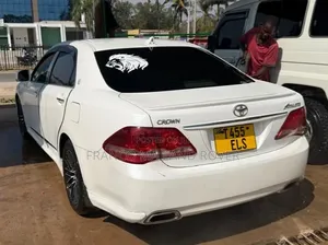 Toyota Crown 2010 White