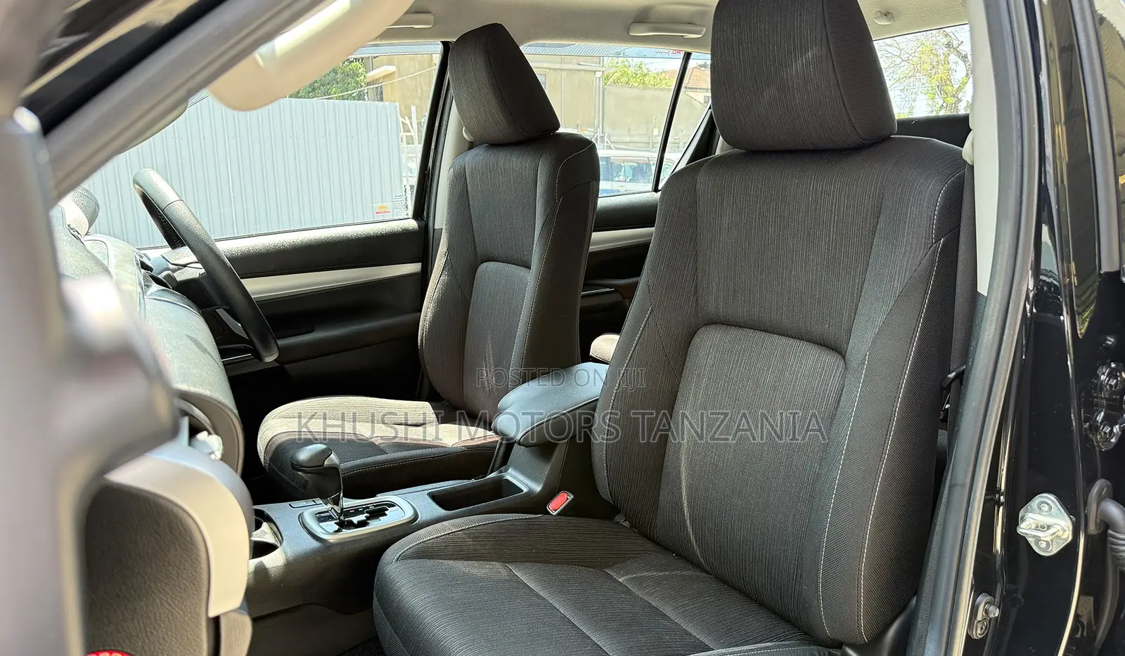 Toyota Hilux 2021 Black