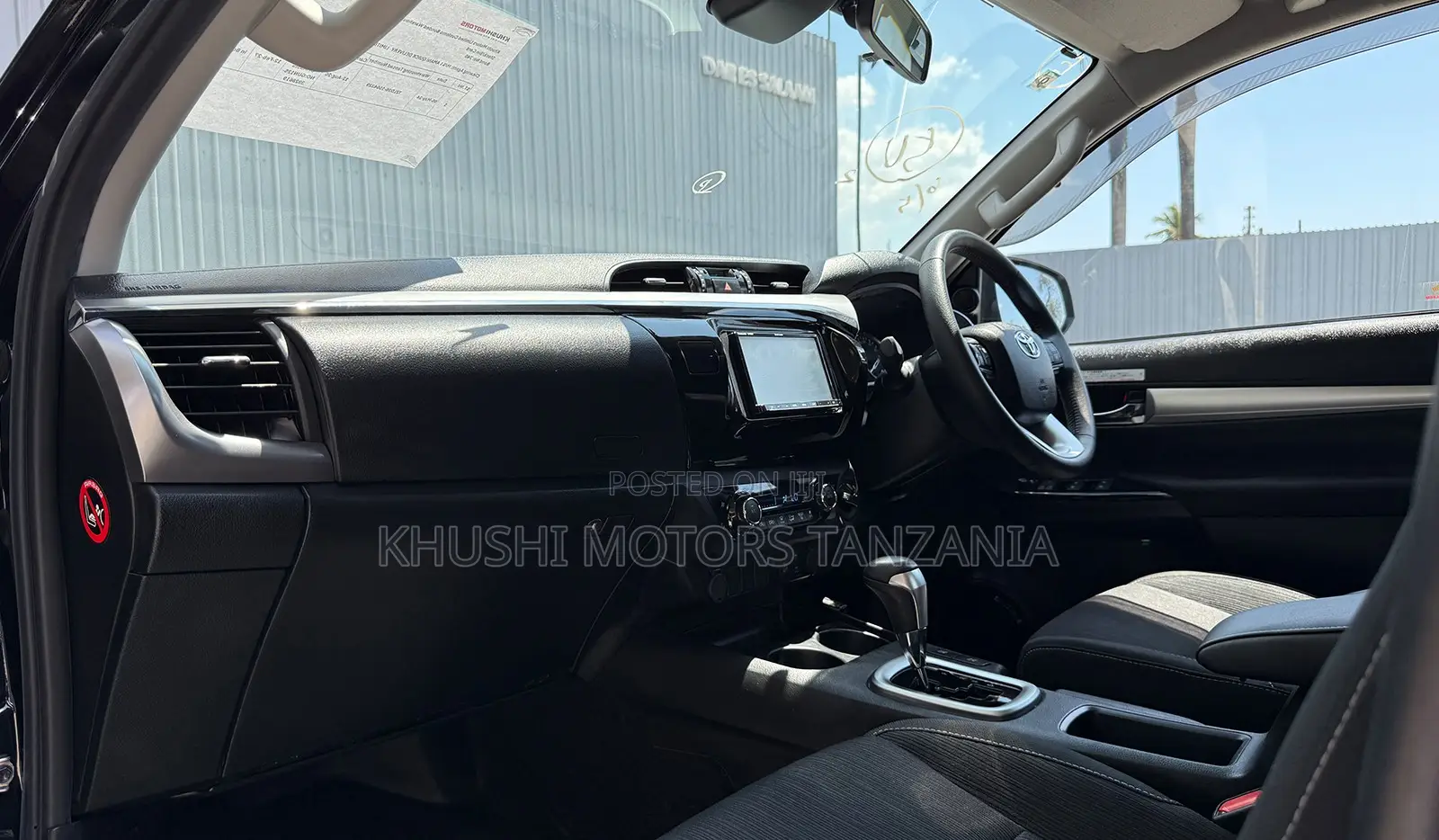 Toyota Hilux 2021 Black