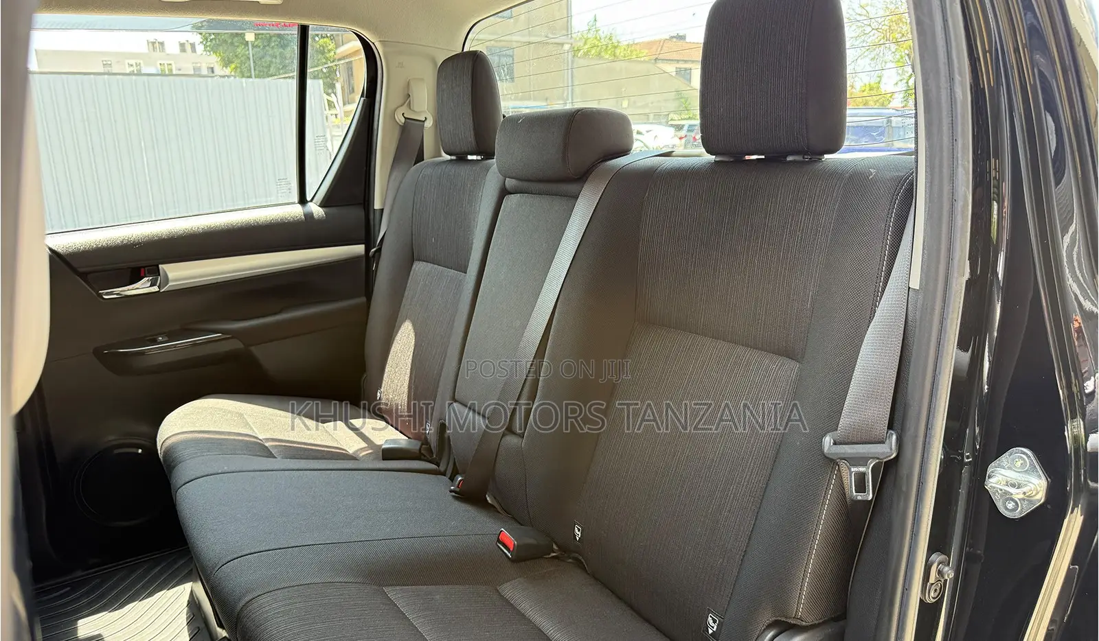 Toyota Hilux 2021 Black